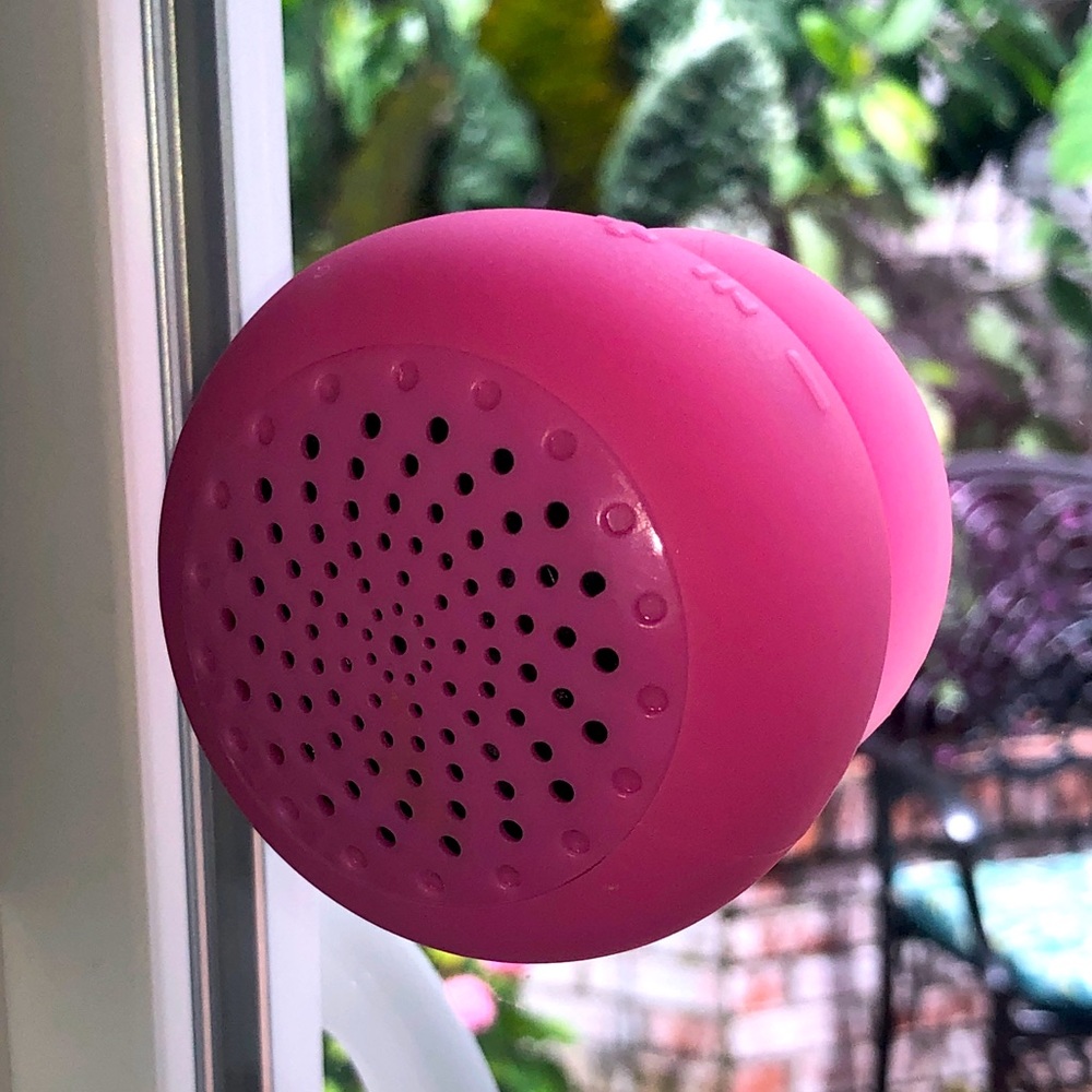 Speaker Bluetooth Squish Splash Resistant Pink soft sticks to glass! W/cord